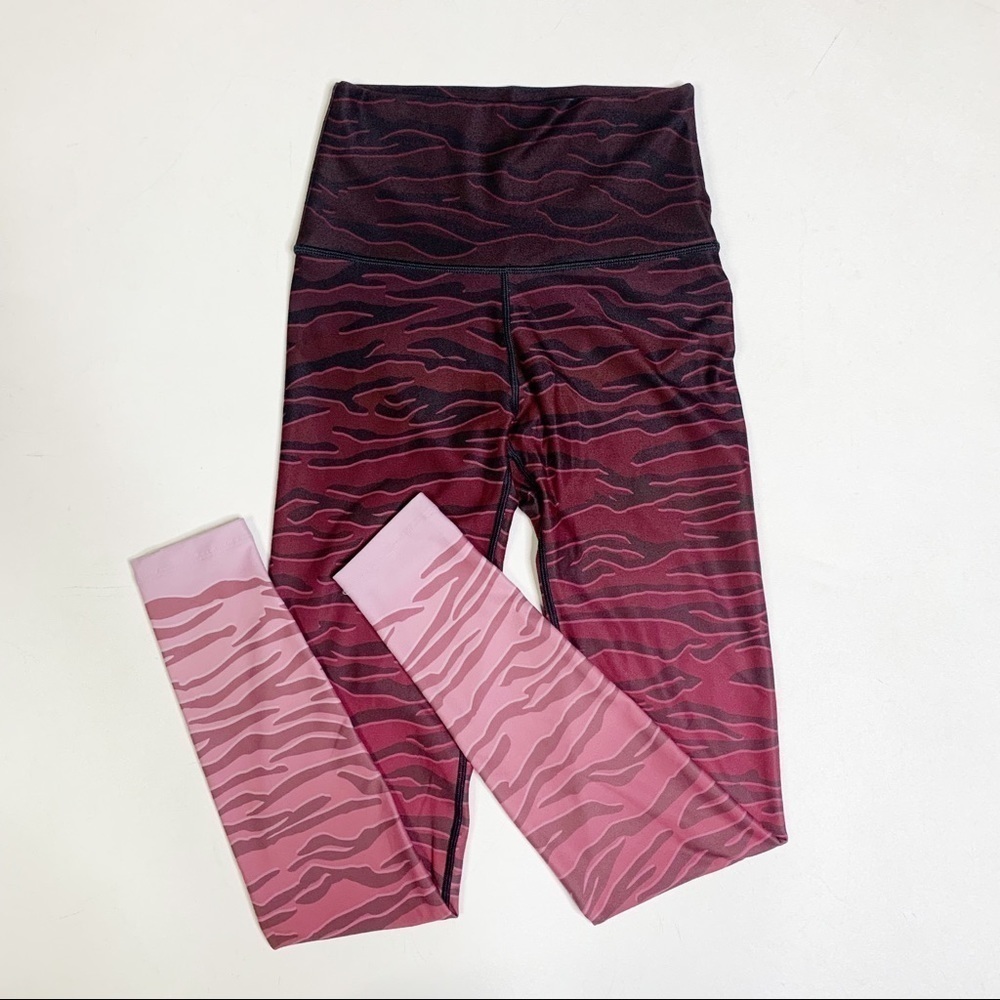 Wear It To Heart WITH Ombré Zebra Print Leggings size XS Yoga